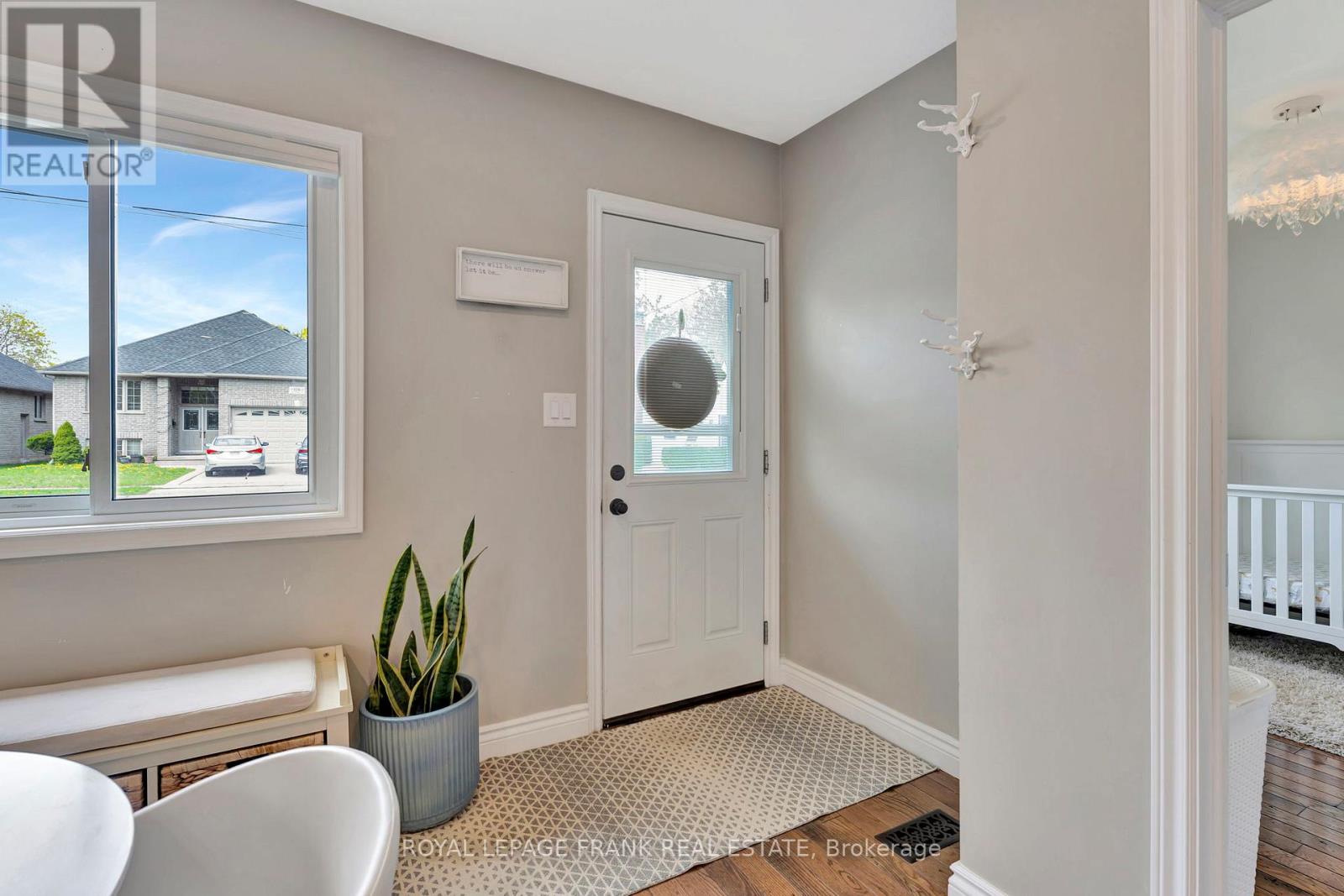 107 Fulton Street, Brantford, Ontario  N3R 4E9 - Photo 4 - X12473250