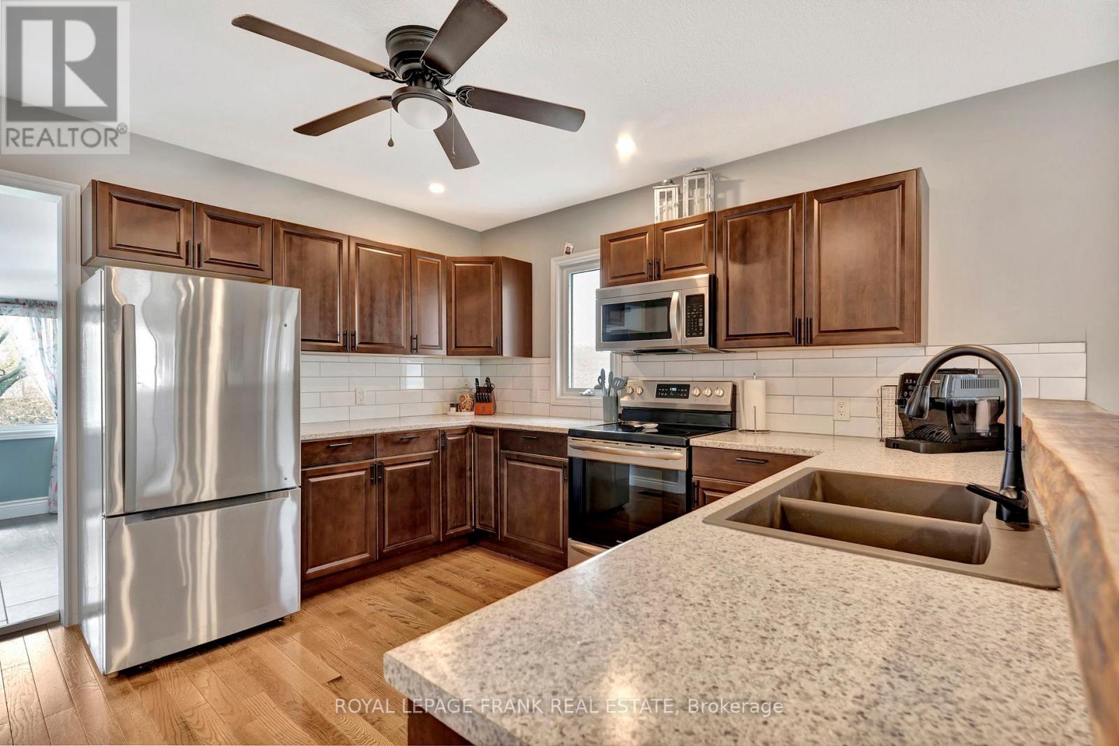 107 Fulton Street, Brantford, Ontario  N3R 4E9 - Photo 9 - X12473250
