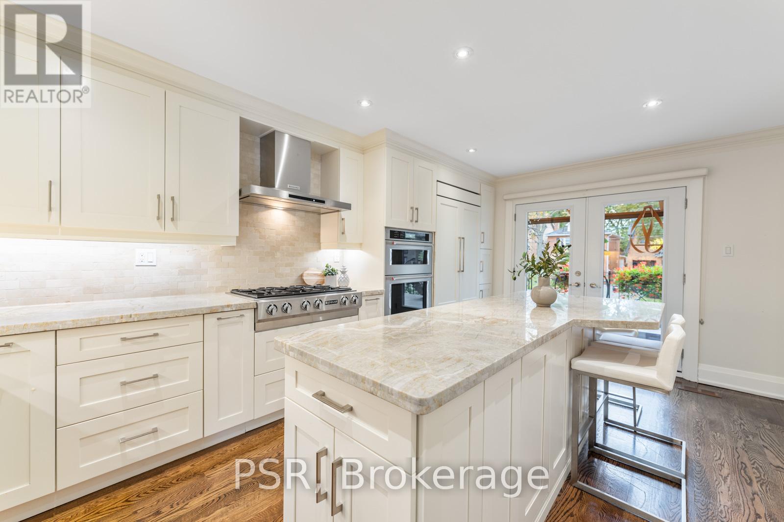 128 St Clements Avenue, Toronto, Ontario  M4R 1H2 - Photo 6 - C12473156