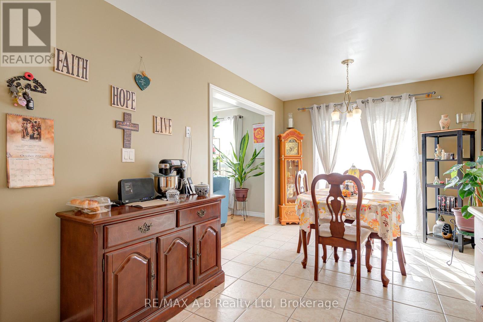 105 Maxwell Street, St. Marys, Ontario  N4X 0A2 - Photo 10 - X12473341