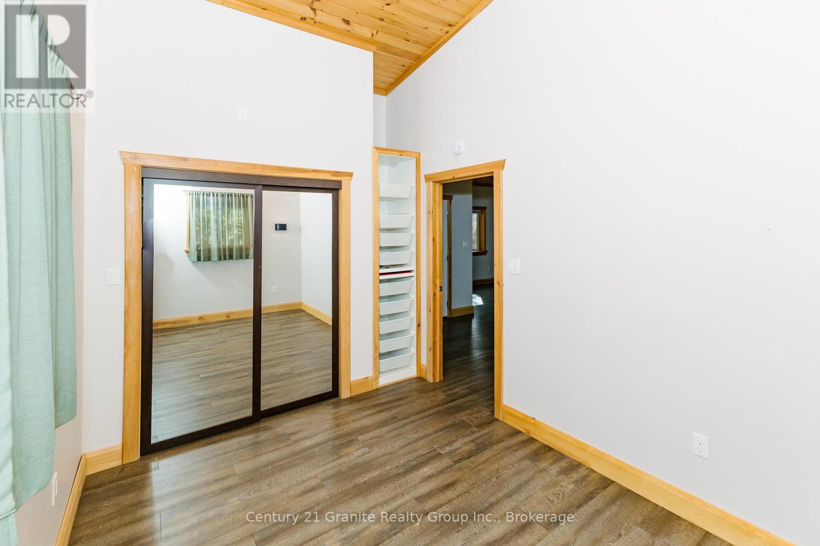 51 Farmcrest Avenue, Dysart Et Al, Ontario  K0M 1S0 - Photo 10 - X12473370