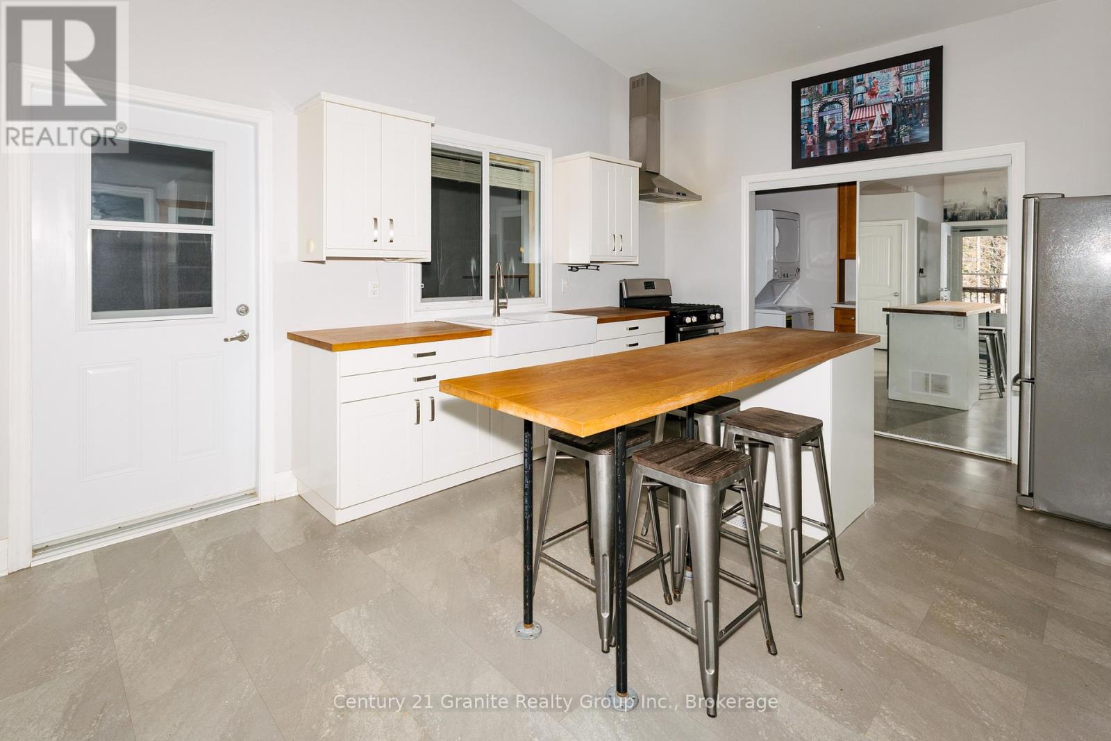 51 Farmcrest Avenue, Dysart Et Al, Ontario  K0M 1S0 - Photo 16 - X12473370