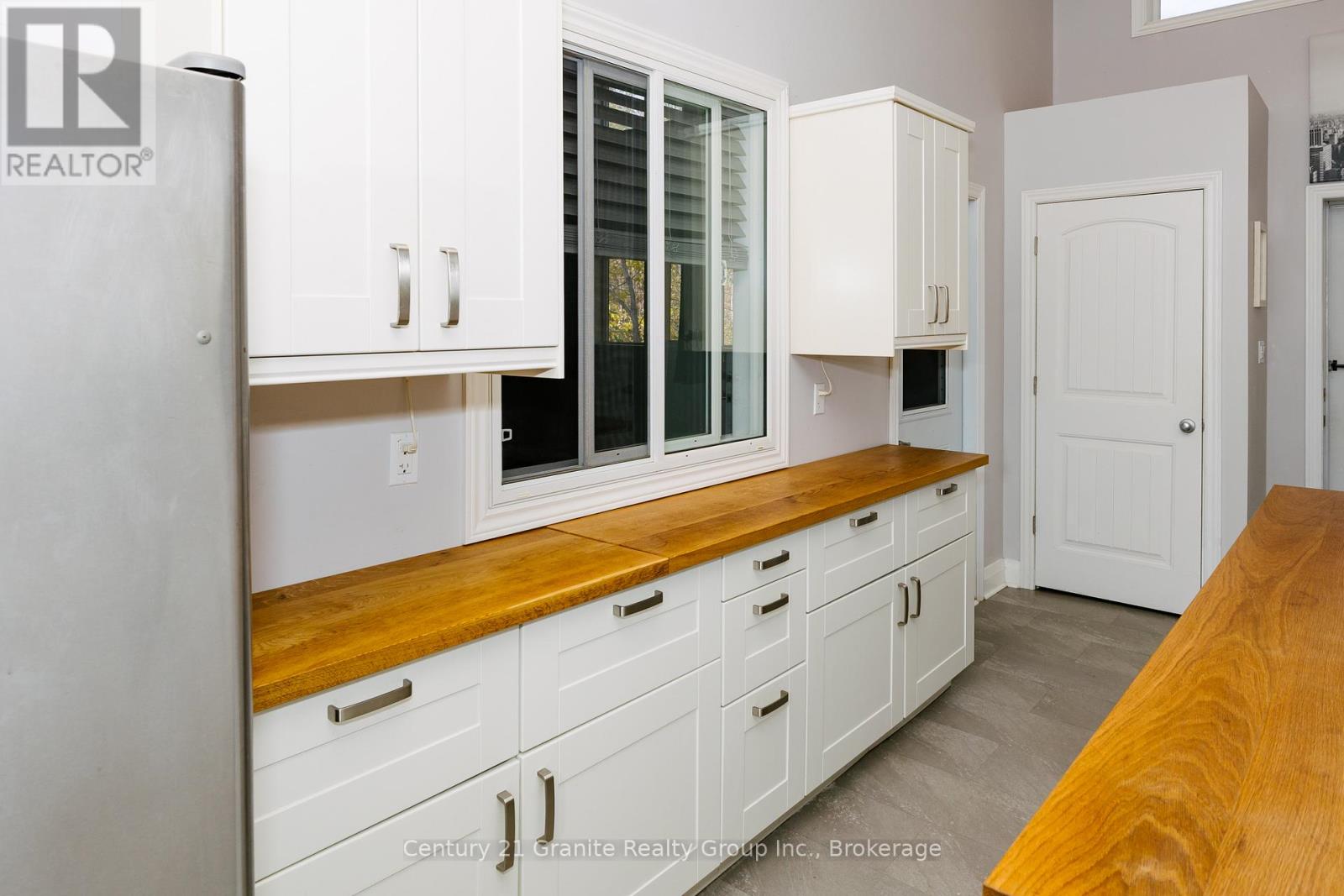 51 Farmcrest Avenue, Dysart Et Al, Ontario  K0M 1S0 - Photo 22 - X12473370
