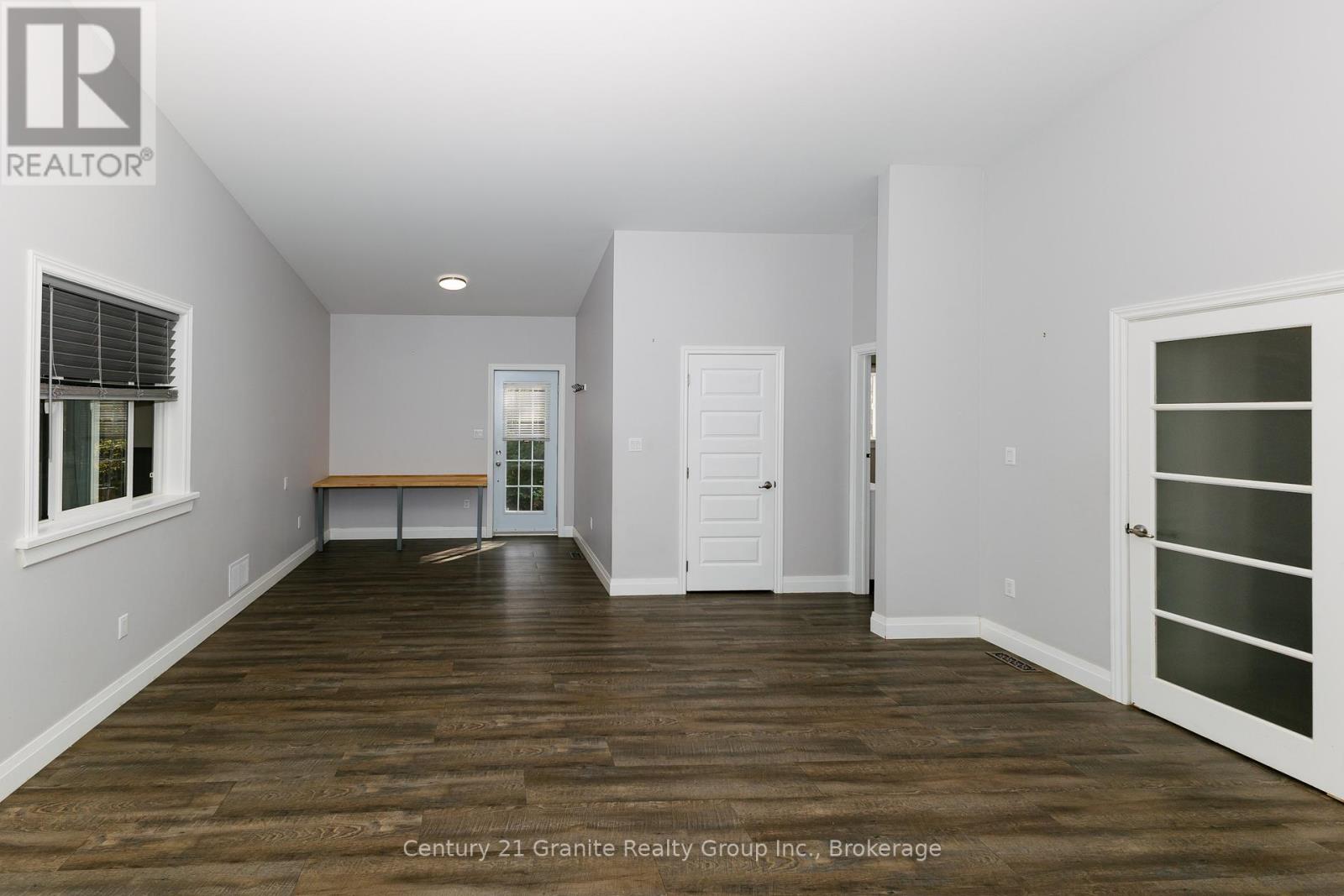 51 Farmcrest Avenue, Dysart Et Al, Ontario  K0M 1S0 - Photo 28 - X12473370