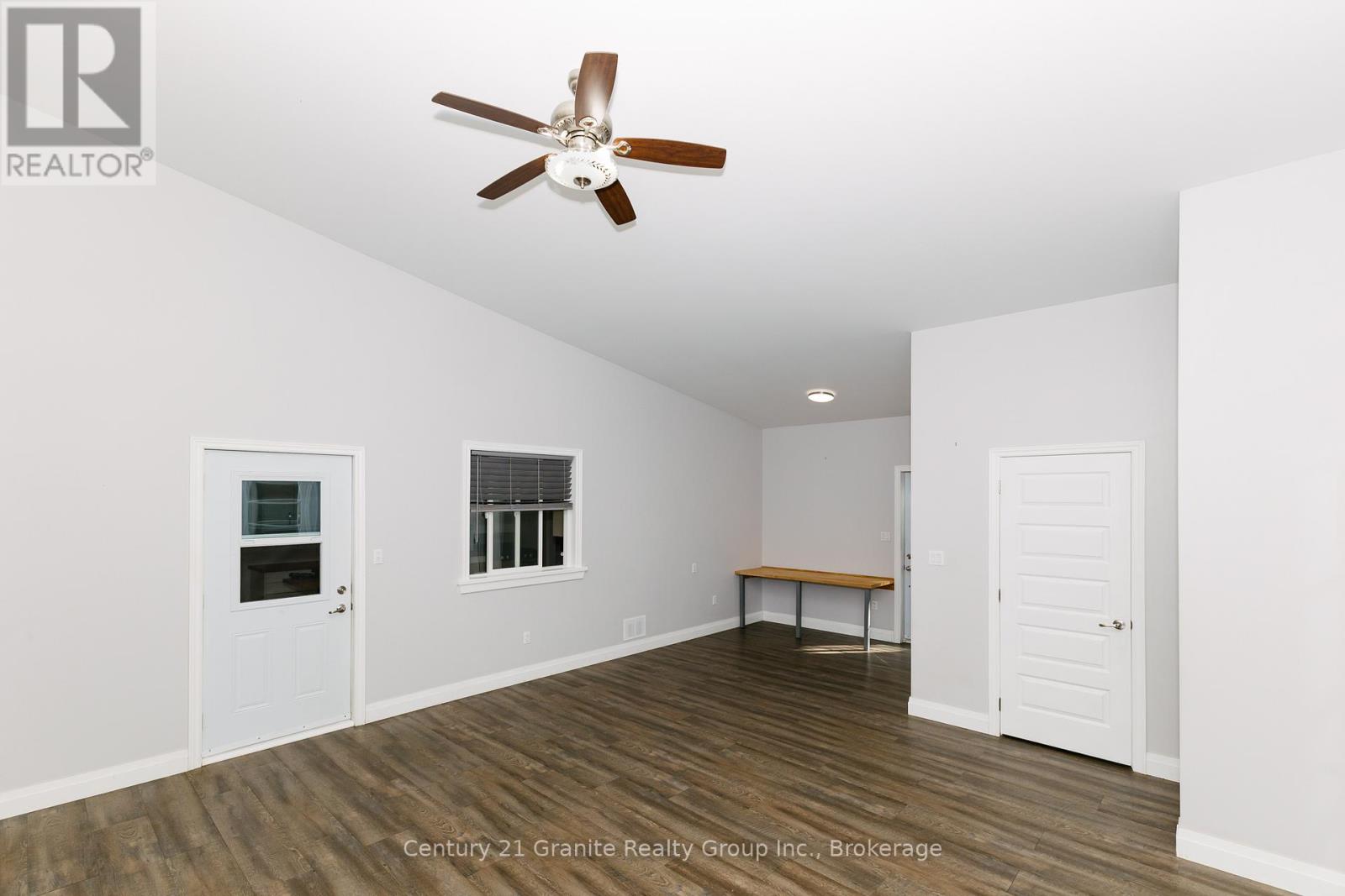 51 Farmcrest Avenue, Dysart Et Al, Ontario  K0M 1S0 - Photo 30 - X12473370