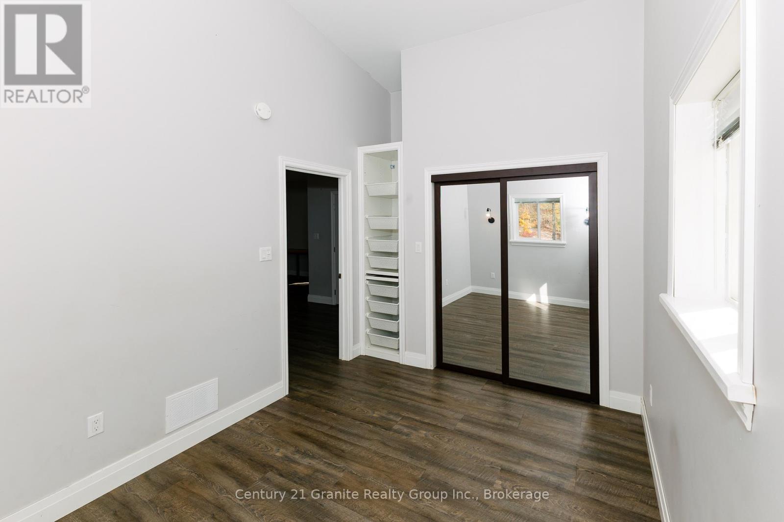 51 Farmcrest Avenue, Dysart Et Al, Ontario  K0M 1S0 - Photo 32 - X12473370