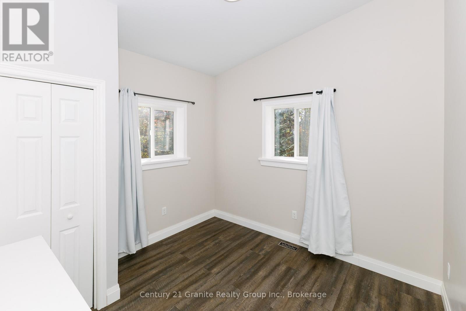 51 Farmcrest Avenue, Dysart Et Al, Ontario  K0M 1S0 - Photo 33 - X12473370