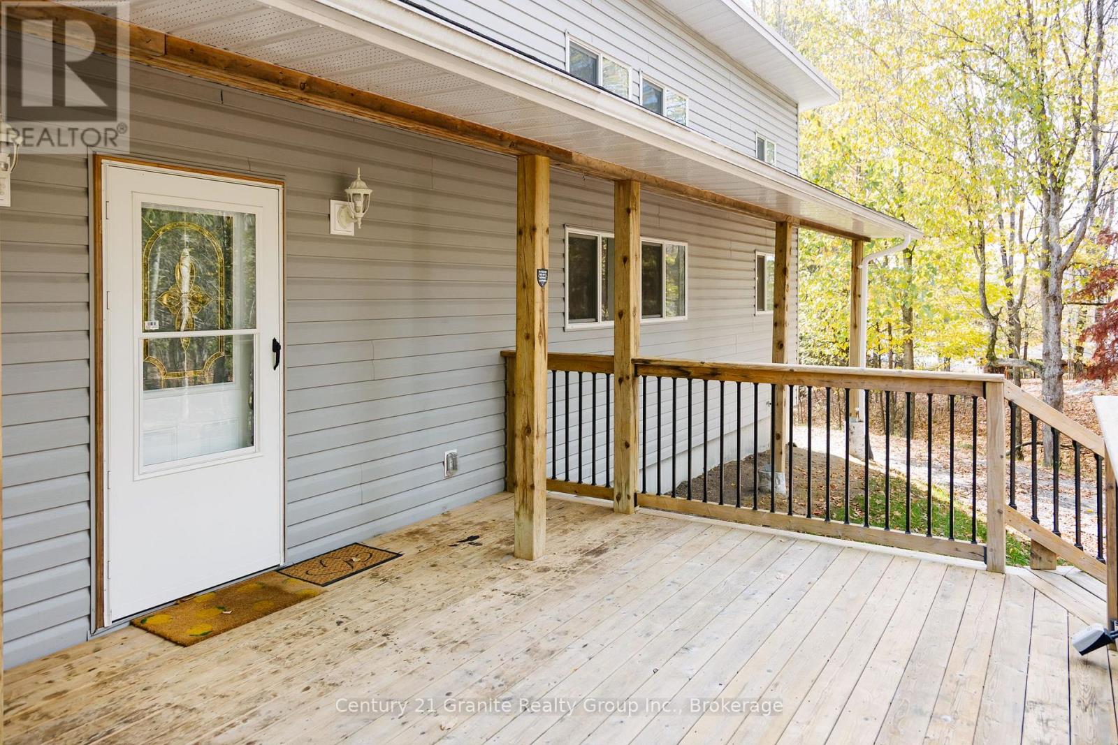 51 Farmcrest Avenue, Dysart Et Al, Ontario  K0M 1S0 - Photo 5 - X12473370