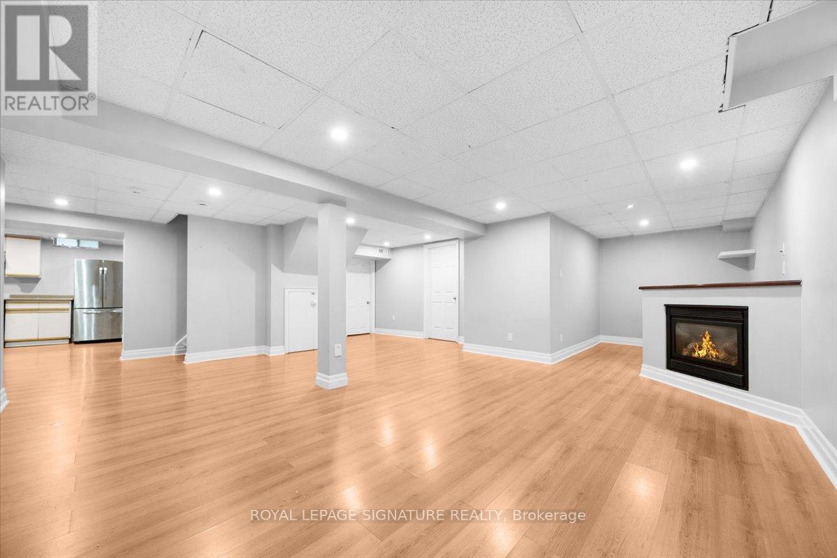 51 Blyth Street, Richmond Hill, Ontario  L4E 2W7 - Photo 11 - N12473205