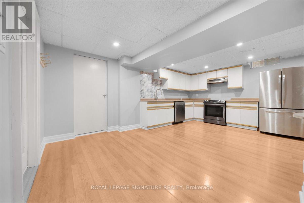 51 Blyth Street, Richmond Hill, Ontario  L4E 2W7 - Photo 5 - N12473205