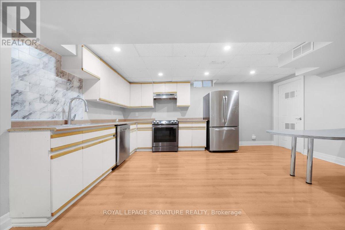 51 Blyth Street, Richmond Hill, Ontario  L4E 2W7 - Photo 6 - N12473205