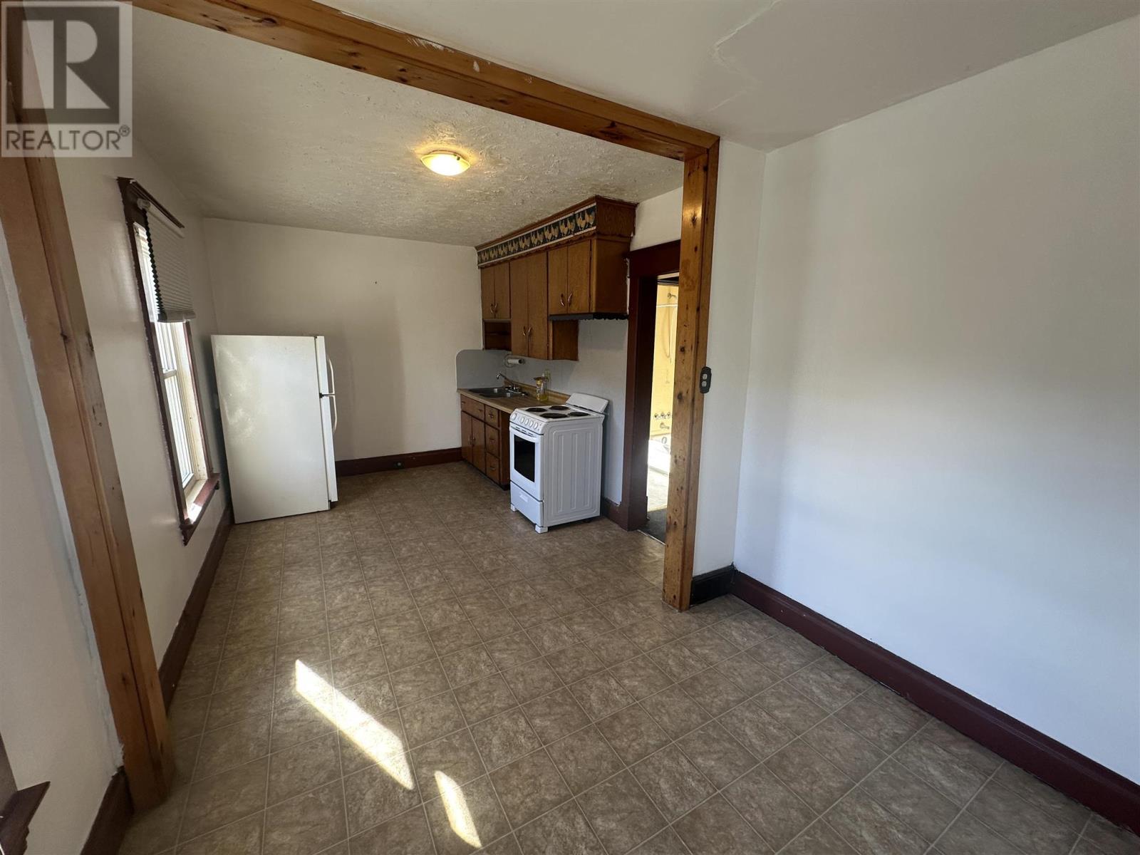 17 Abbott St, Sault Ste. Marie, Ontario  P6A 2V8 - Photo 11 - SM253026