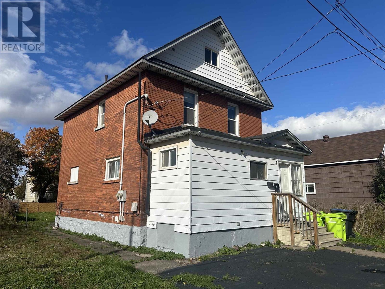 17 Abbott St, Sault Ste. Marie, Ontario  P6A 2V8 - Photo 2 - SM253026