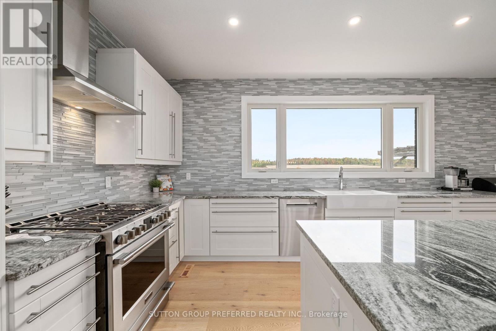 121 Lewis Drive, Middlesex Centre, Ontario  N0L 1A0 - Photo 11 - X12473238
