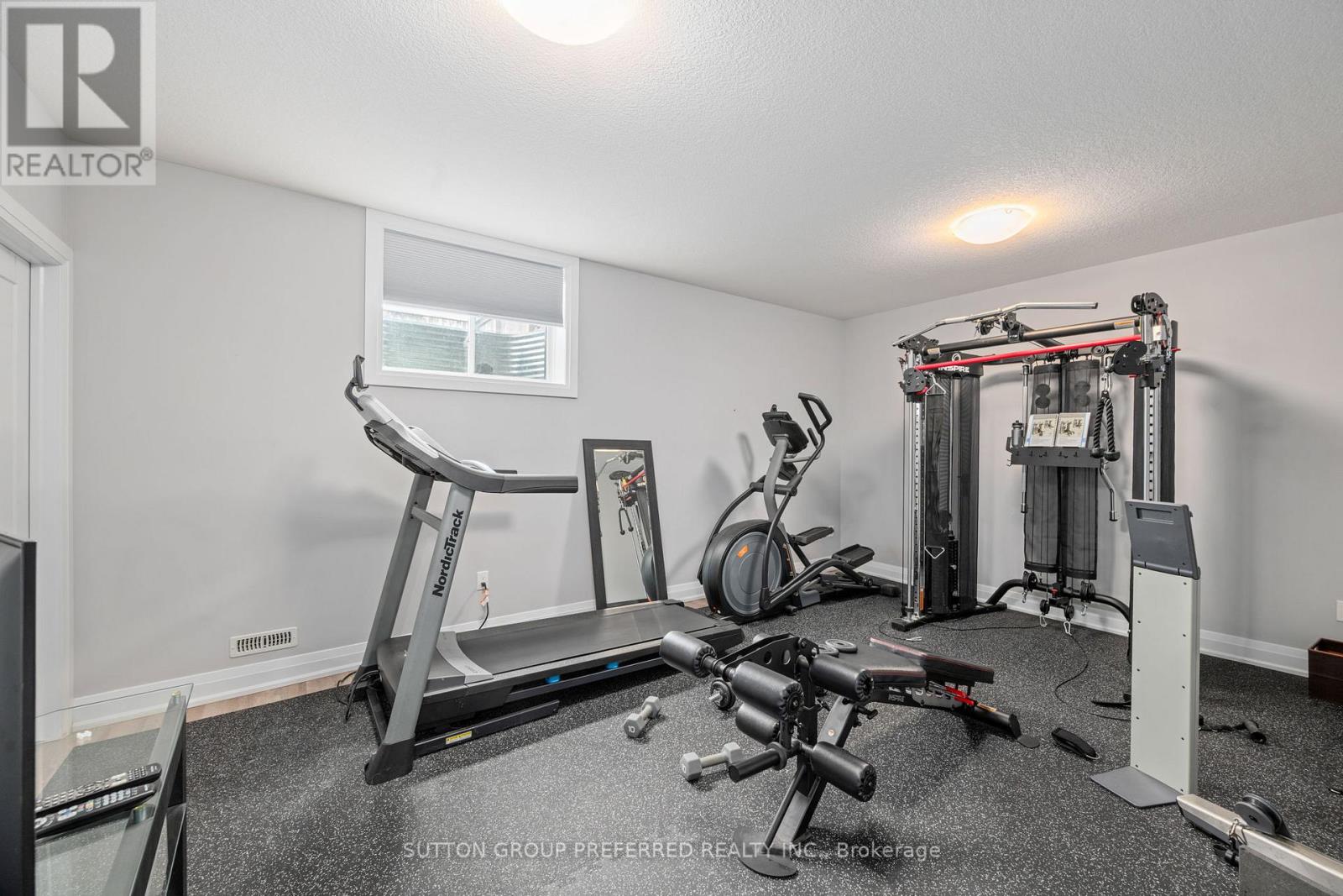 121 Lewis Drive, Middlesex Centre, Ontario  N0L 1A0 - Photo 34 - X12473238