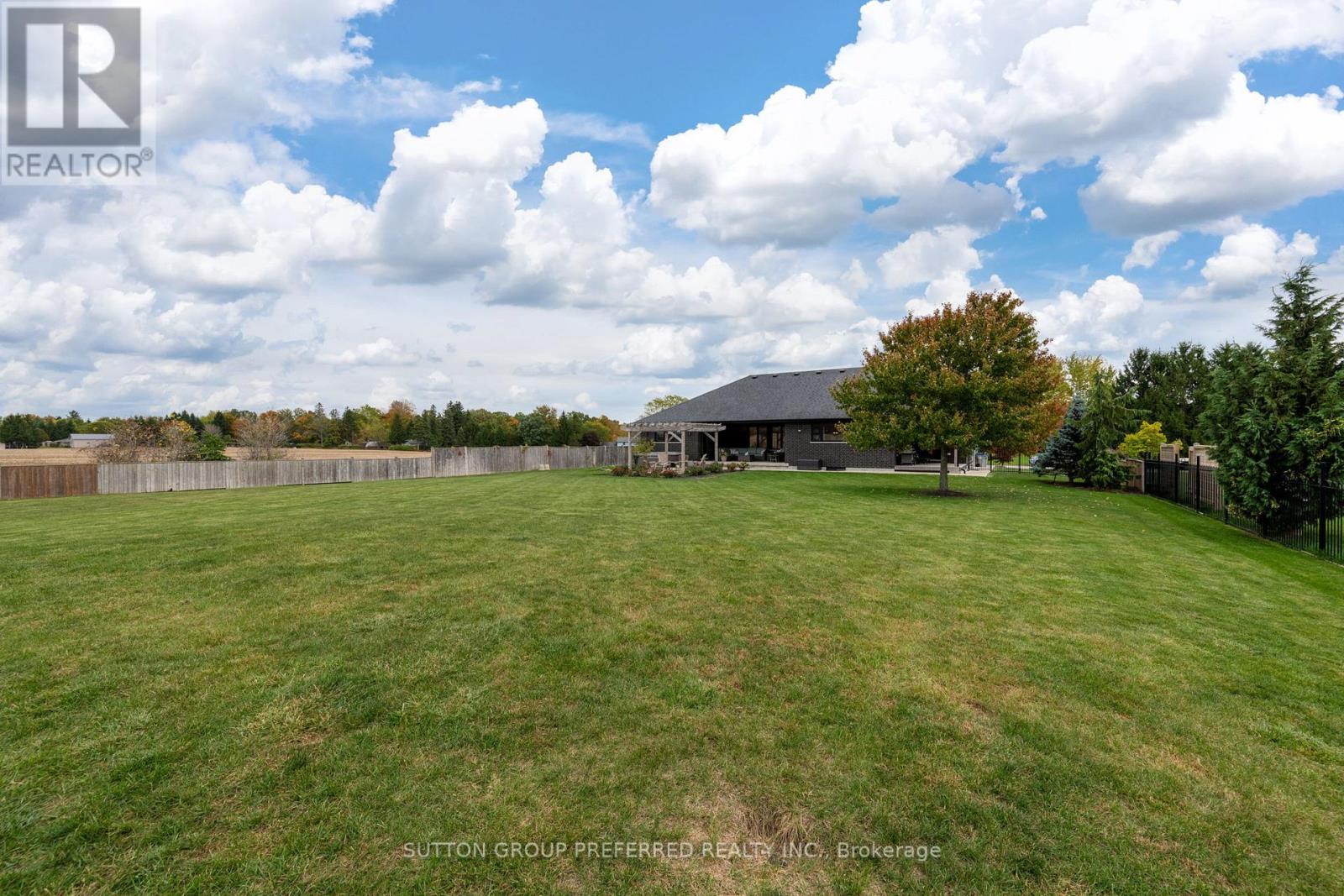 121 Lewis Drive, Middlesex Centre, Ontario  N0L 1A0 - Photo 43 - X12473238