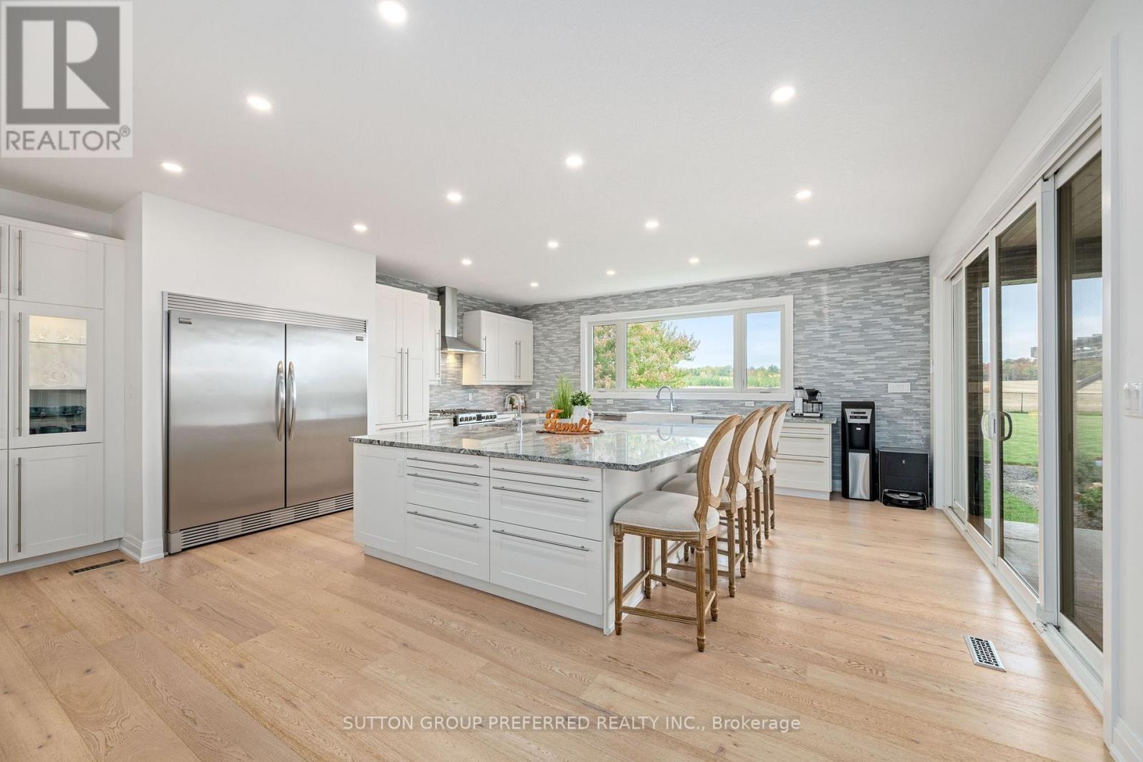 121 Lewis Drive, Middlesex Centre, Ontario  N0L 1A0 - Photo 9 - X12473238