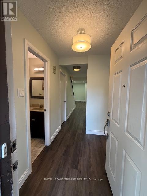 11 - 51 Summit Avenue, London North, Ontario  N6H 2G5 - Photo 4 - X12473260