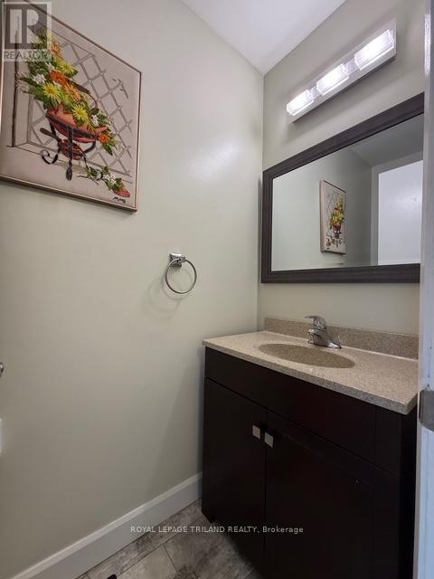 11 - 51 Summit Avenue, London North, Ontario  N6H 2G5 - Photo 5 - X12473260