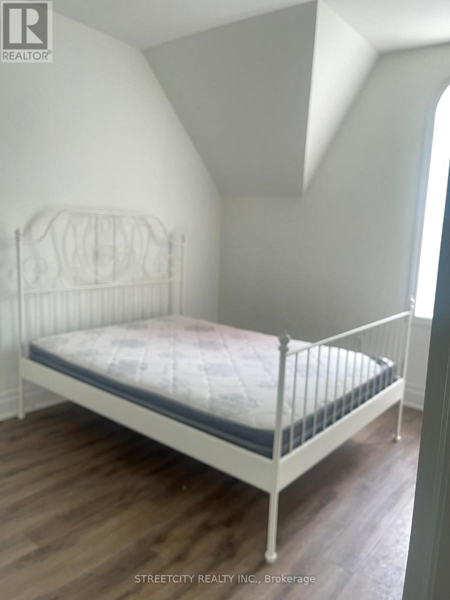 360 Princess Avenue, London East, Ontario  N6B 2A8 - Photo 10 - X12473322