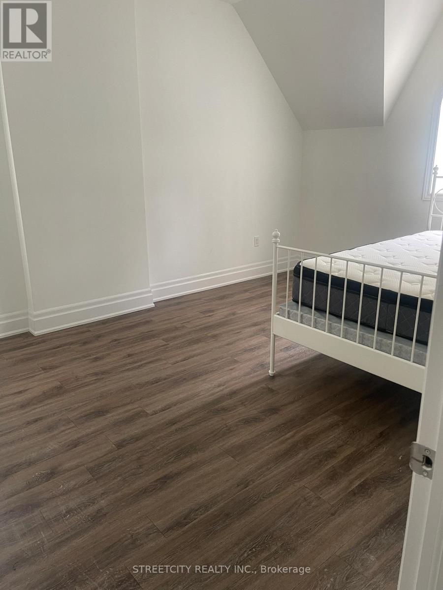 360 Princess Avenue, London East, Ontario  N6B 2A8 - Photo 13 - X12473322