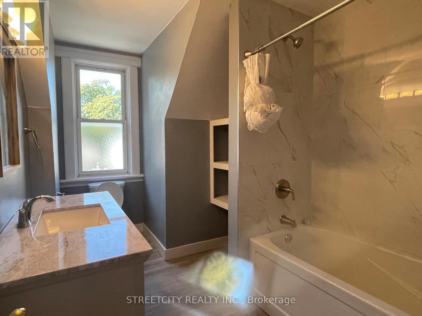 360 Princess Avenue, London East, Ontario  N6B 2A8 - Photo 32 - X12473322