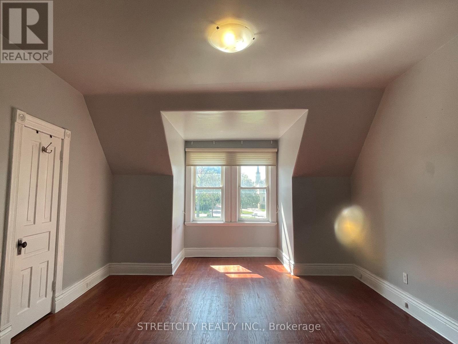360 Princess Avenue, London East, Ontario  N6B 2A8 - Photo 36 - X12473322