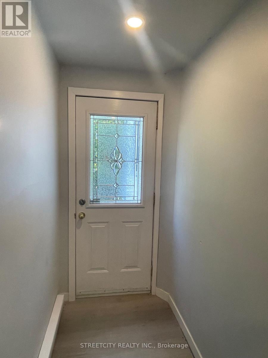 360 Princess Avenue, London East, Ontario  N6B 2A8 - Photo 37 - X12473322