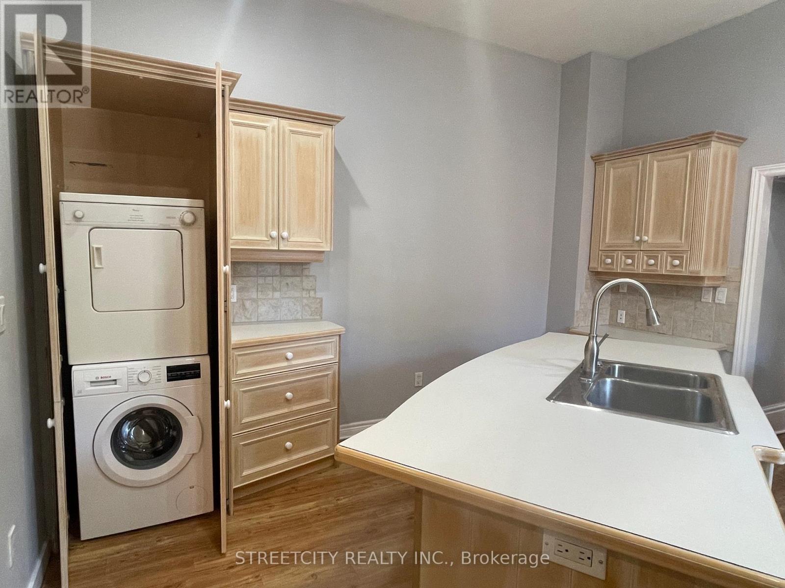 360 Princess Avenue, London East, Ontario  N6B 2A8 - Photo 38 - X12473322