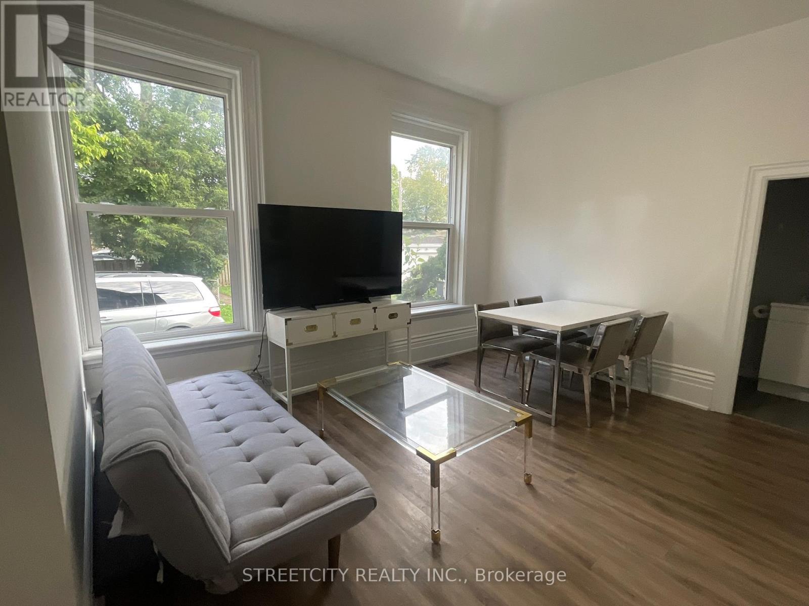 360 Princess Avenue, London East, Ontario  N6B 2A8 - Photo 4 - X12473322