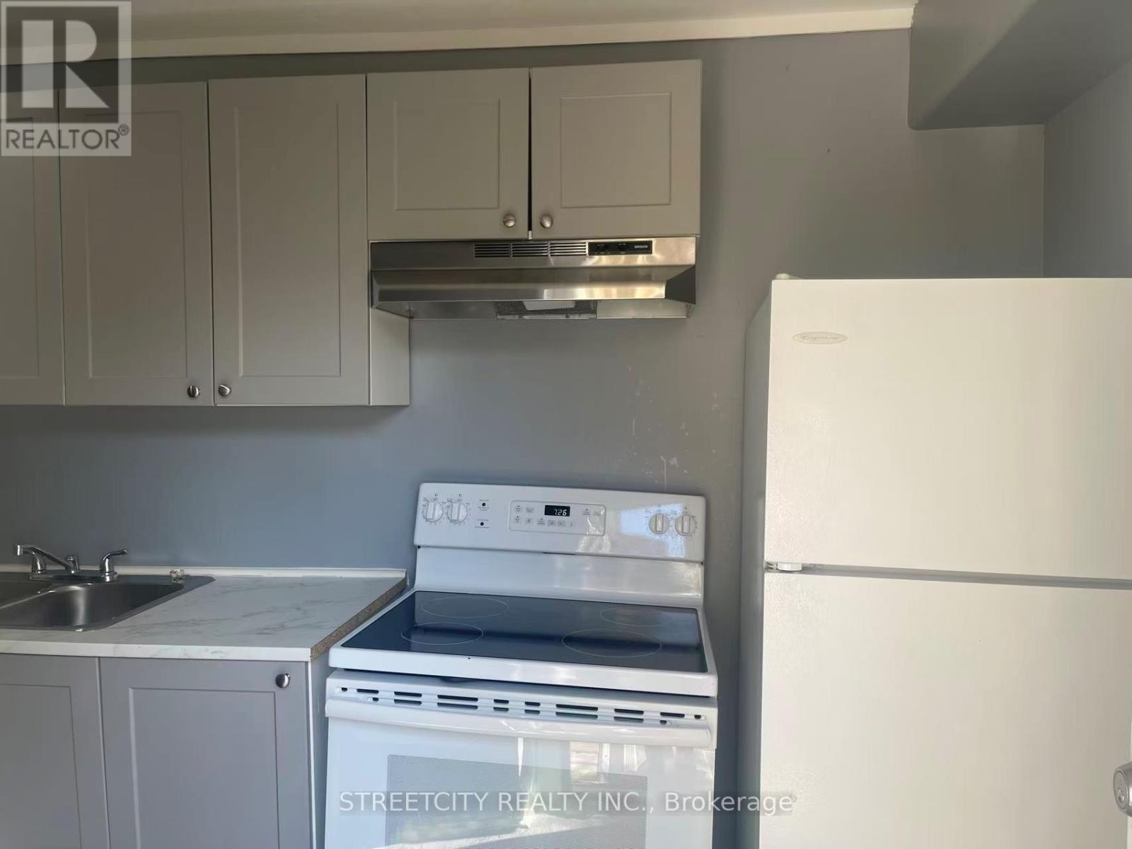 360 Princess Avenue, London East, Ontario  N6B 2A8 - Photo 47 - X12473322