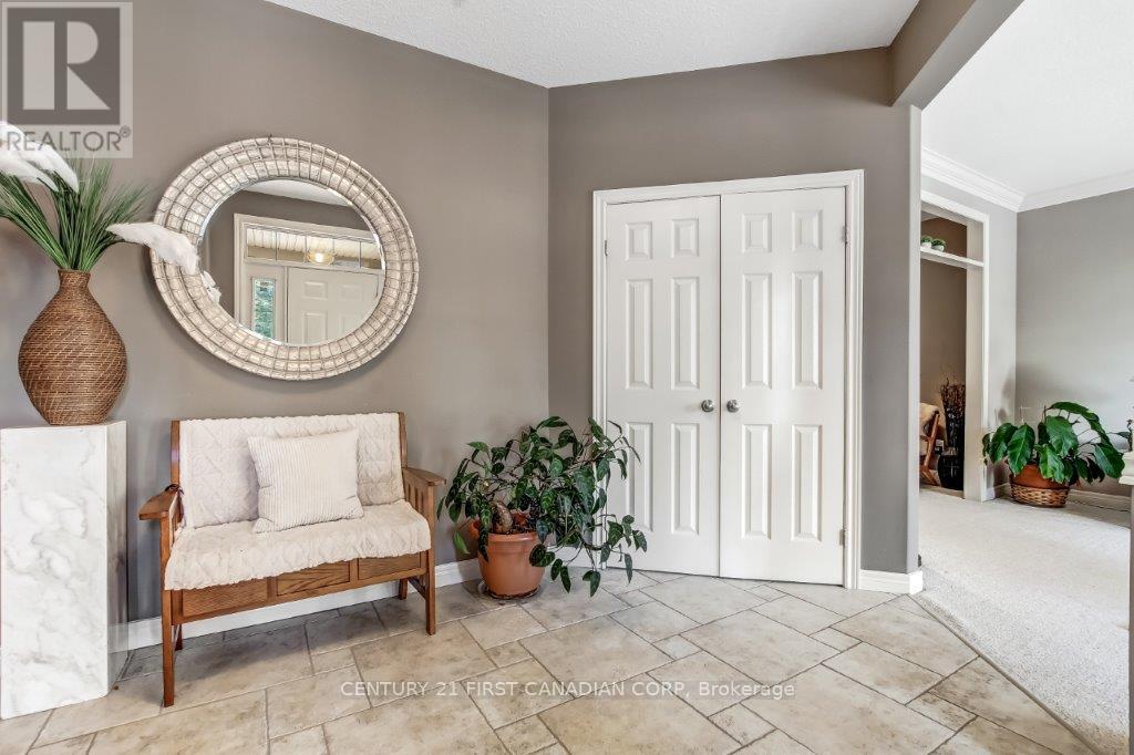 10145 Merrywood Drive, Lambton Shores, Ontario  N0M 1T0 - Photo 11 - X12473337