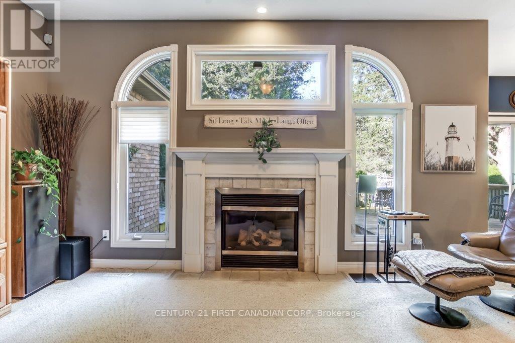 10145 Merrywood Drive, Lambton Shores, Ontario  N0M 1T0 - Photo 14 - X12473337
