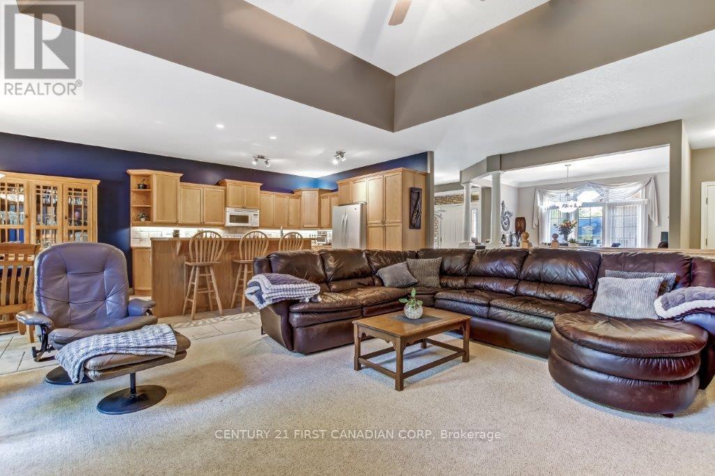 10145 Merrywood Drive, Lambton Shores, Ontario  N0M 1T0 - Photo 15 - X12473337