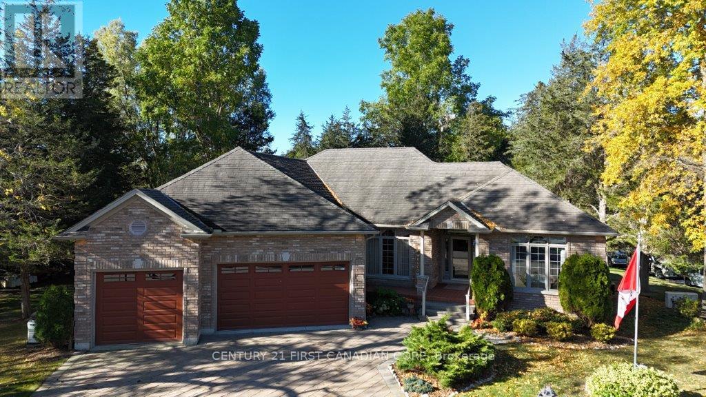 10145 Merrywood Drive, Lambton Shores, Ontario  N0M 1T0 - Photo 2 - X12473337