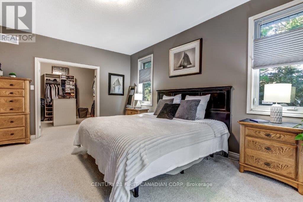 10145 Merrywood Drive, Lambton Shores, Ontario  N0M 1T0 - Photo 24 - X12473337