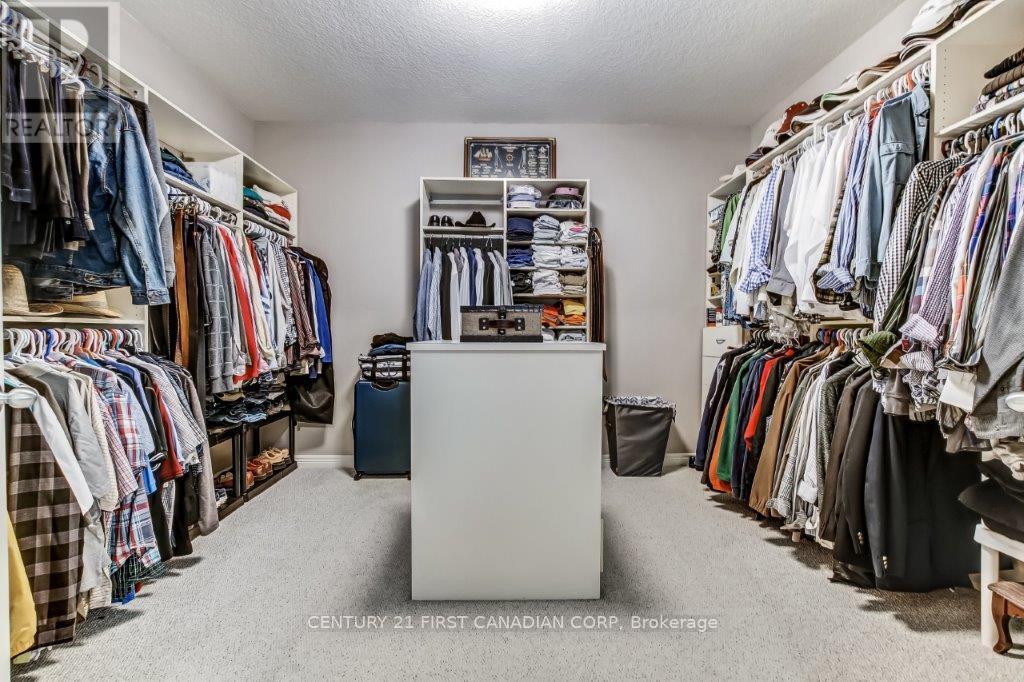 10145 Merrywood Drive, Lambton Shores, Ontario  N0M 1T0 - Photo 25 - X12473337