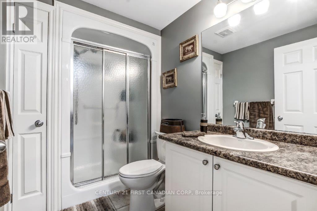10145 Merrywood Drive, Lambton Shores, Ontario  N0M 1T0 - Photo 27 - X12473337