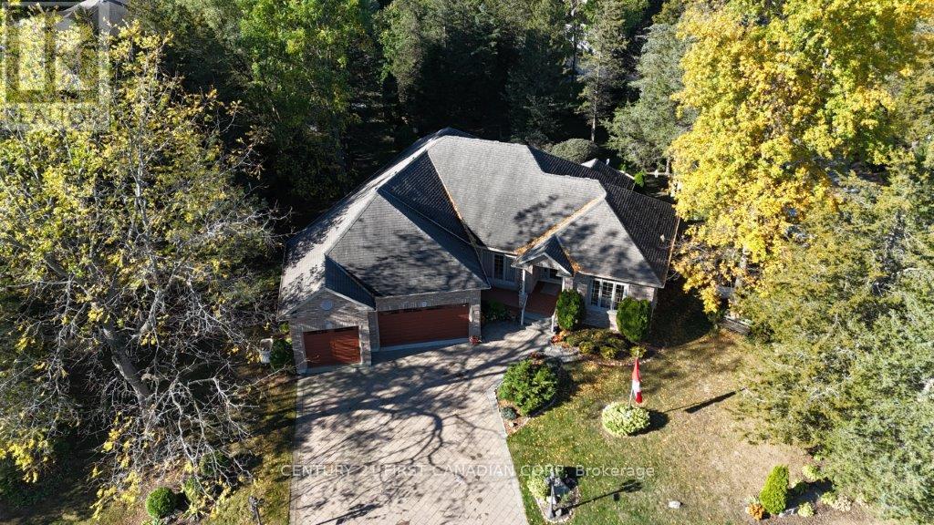 10145 Merrywood Drive, Lambton Shores, Ontario  N0M 1T0 - Photo 3 - X12473337