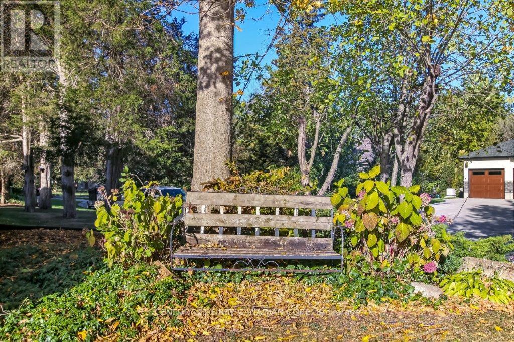10145 Merrywood Drive, Lambton Shores, Ontario  N0M 1T0 - Photo 39 - X12473337