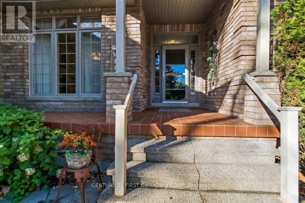 10145 Merrywood Drive, Lambton Shores, Ontario  N0M 1T0 - Photo 7 - X12473337