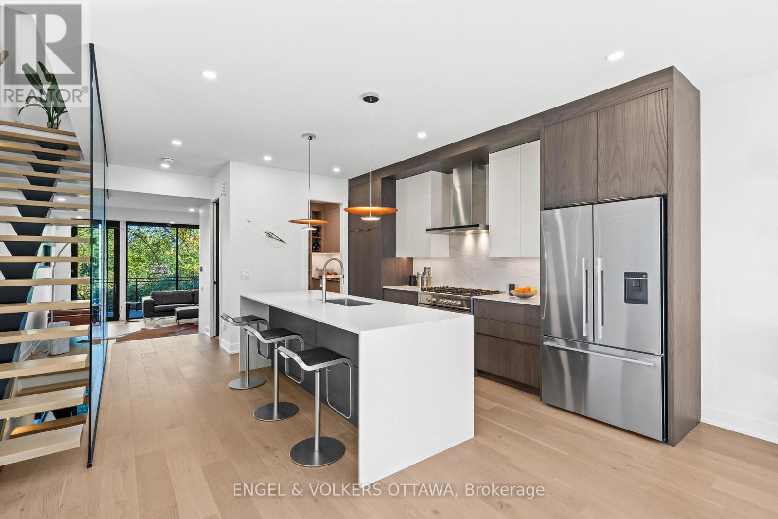 127 Peridot Private, Ottawa, Ontario  K2C 3M3 - Photo 4 - X12472678