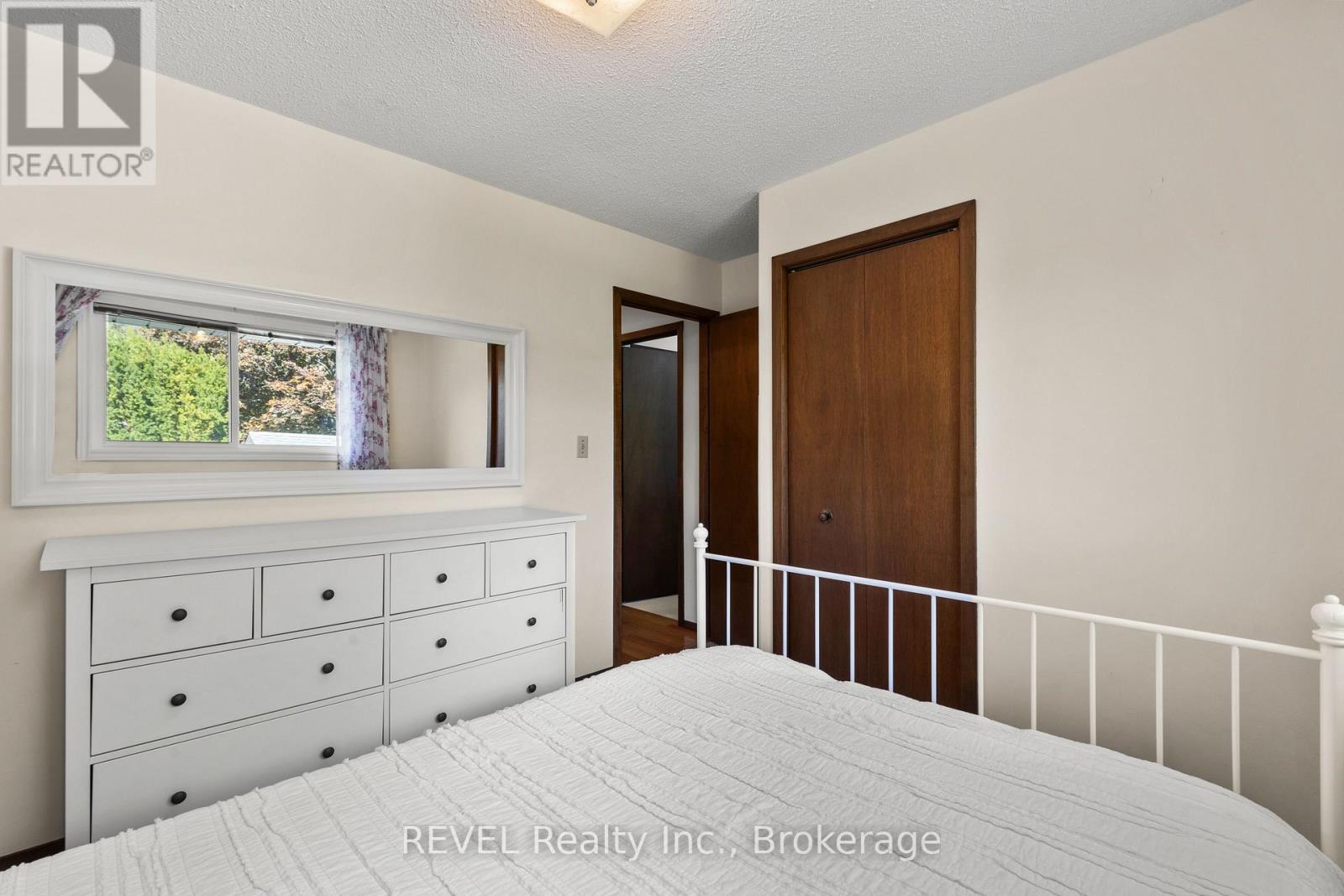 6 Lakebreeze Crescent, St. Catharines, Ontario  L2M 7C4 - Photo 15 - X12473267