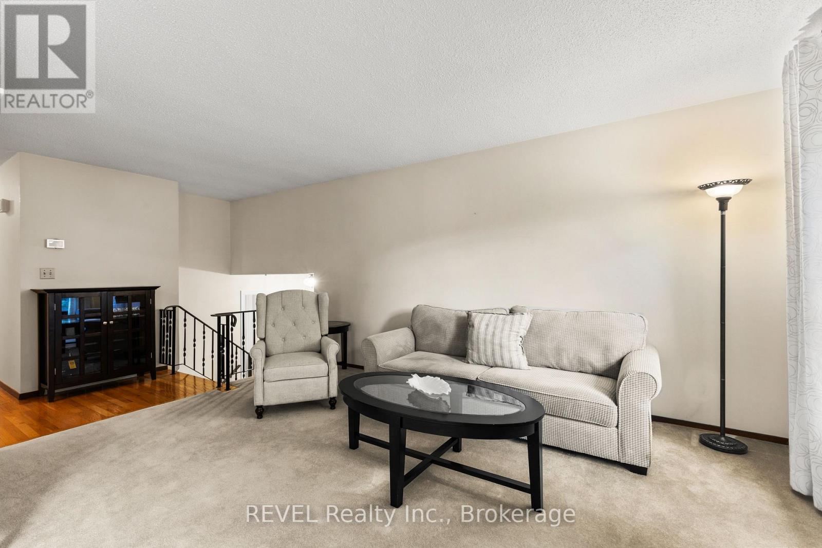 6 Lakebreeze Crescent, St. Catharines, Ontario  L2M 7C4 - Photo 6 - X12473267