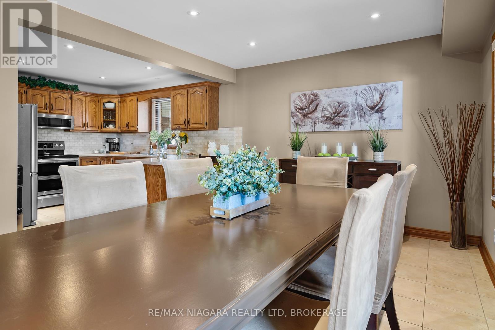 7297 Green Boughs Road, Niagara Falls, Ontario  L2J 3Y8 - Photo 14 - X12473332