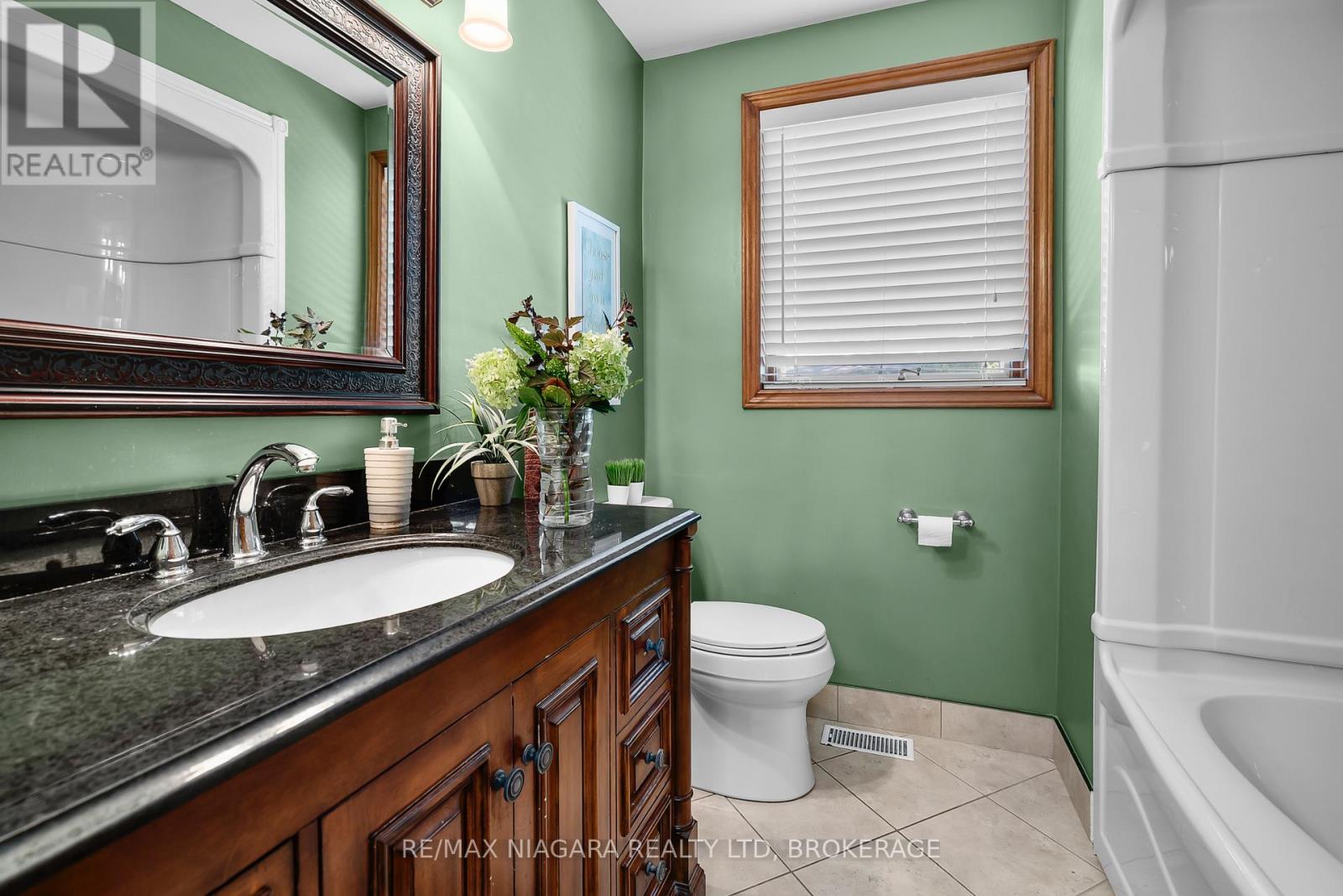 7297 Green Boughs Road, Niagara Falls, Ontario  L2J 3Y8 - Photo 27 - X12473332