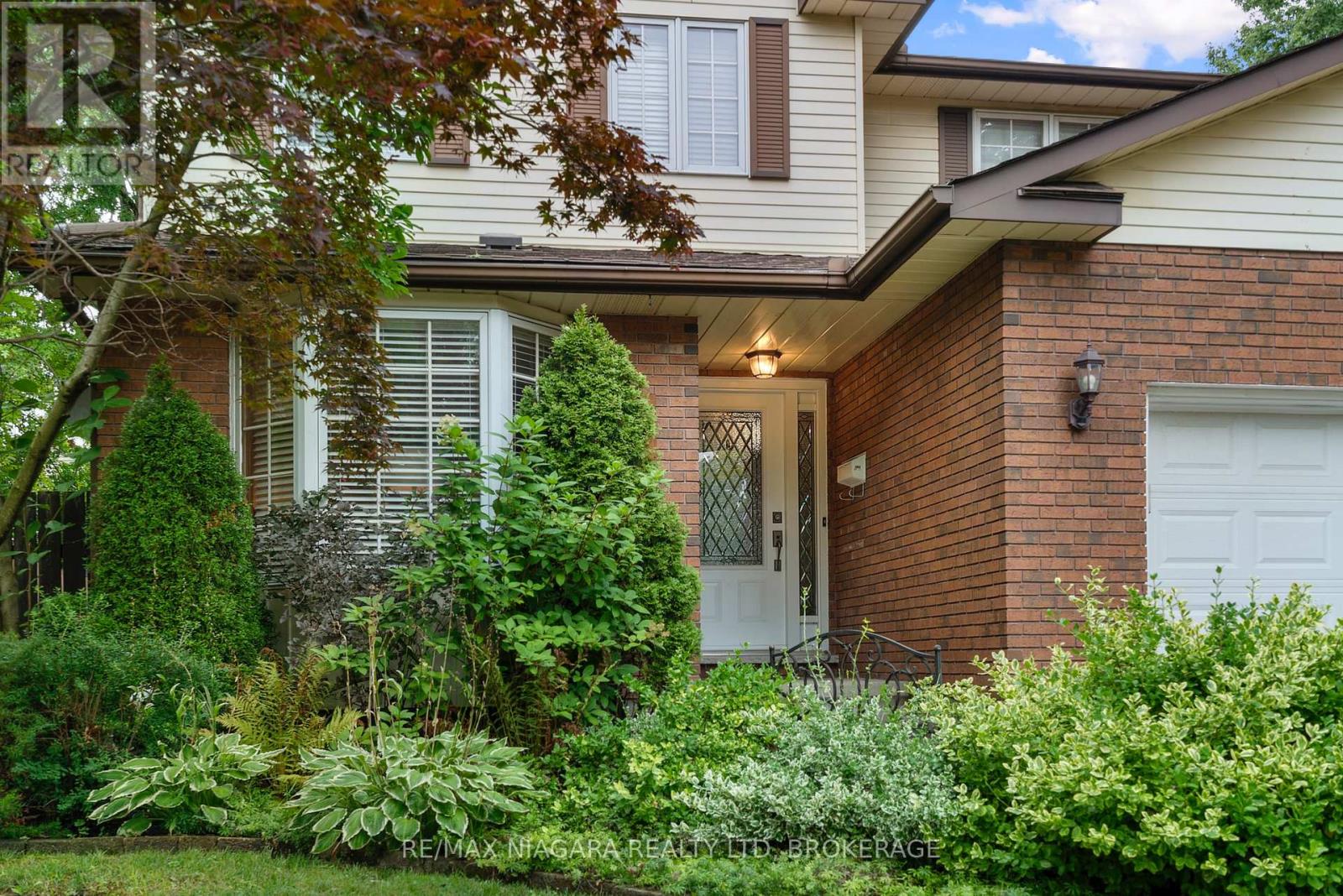 7297 Green Boughs Road, Niagara Falls, Ontario  L2J 3Y8 - Photo 4 - X12473332