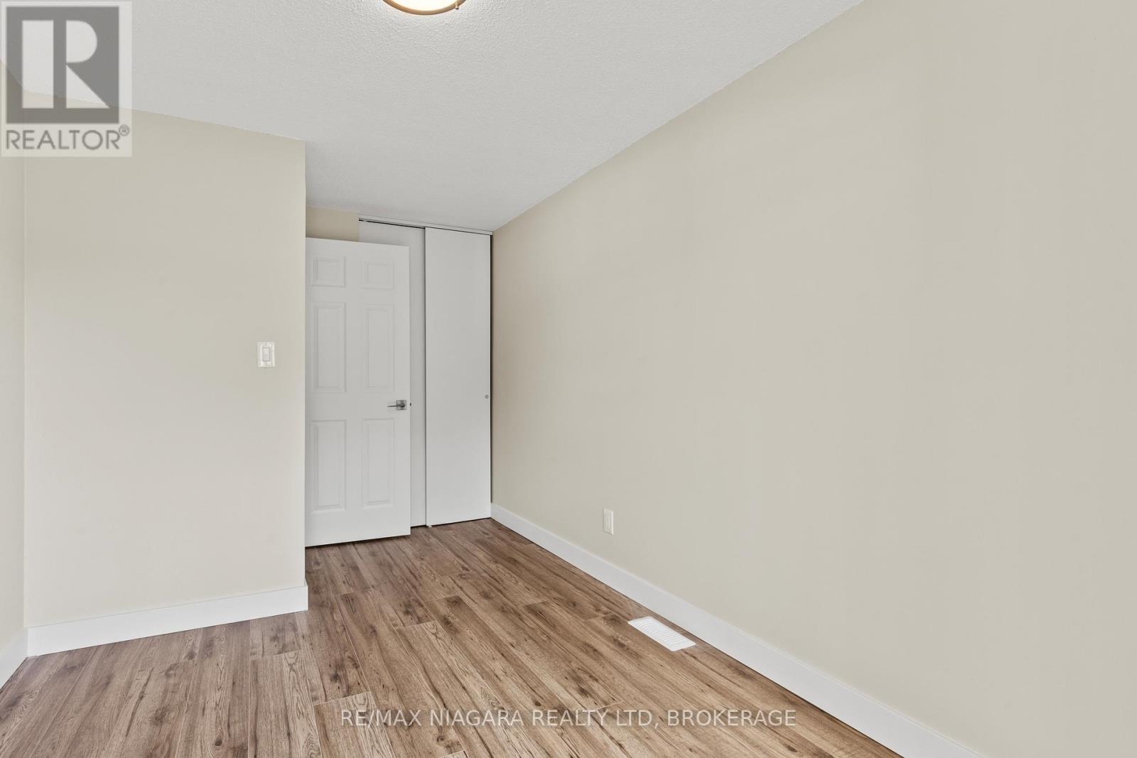 35 Lafayette Drive, St. Catharines, Ontario  L2N 6C1 - Photo 17 - X12473386