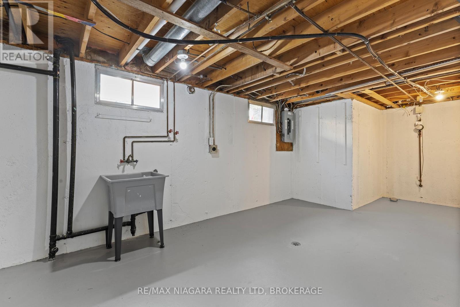 35 Lafayette Drive, St. Catharines, Ontario  L2N 6C1 - Photo 24 - X12473386