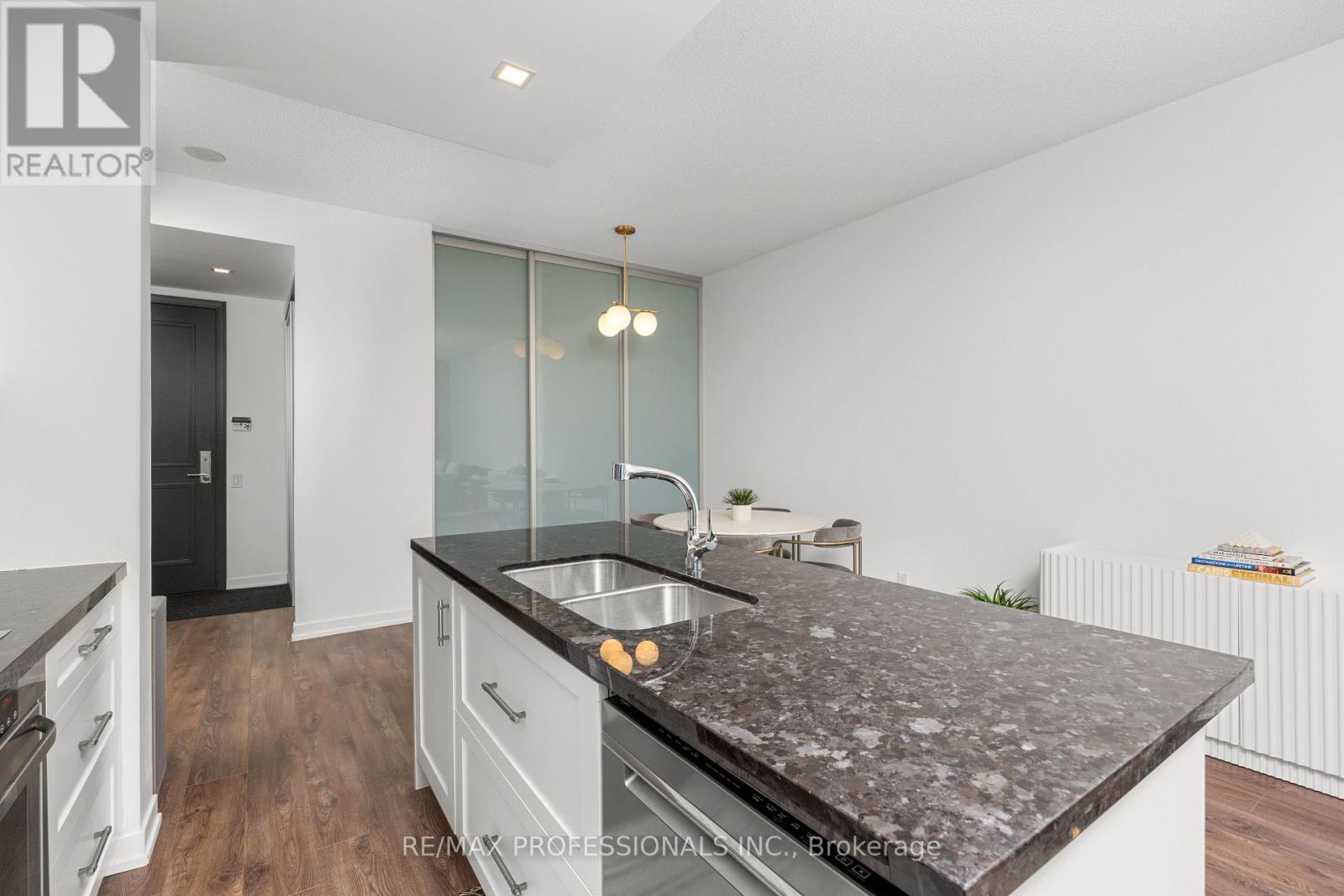 206 - 88 Park Lawn Road, Toronto, Ontario  M8Y 0B5 - Photo 10 - W12473172